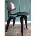 Стул eames lcw