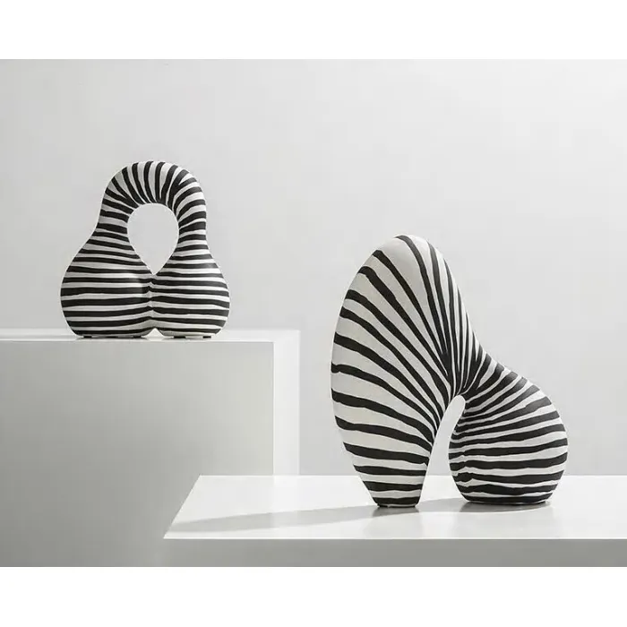 Статуэтка zaha sphere-black c от ImperiumLoft