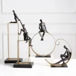 Статуэтка man on round shelf decoration-b