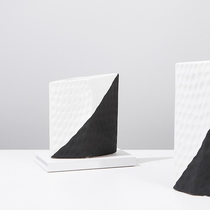 Ваза BlessLight Black and White Vase B 4054