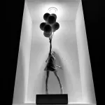 Статуэтка BlessLight Lady with Flying Balloons Black 4318