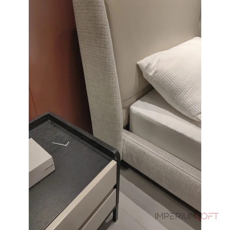 Двуспальная кровать на ножках BlessLight Eosonno 4420 Двуспальная кровать на ножках BlessLight Eosonno 4420