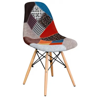 Стул Eames DSW Patchwork designed by Charles and Ray Eames		 in 1948