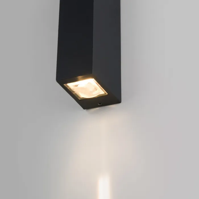 Уличный настенный светодиодный светильник Elektrostandard blaze a057050 от ImperiumLoft