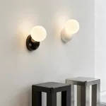 Настенный светильник Ball White