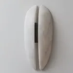 Настенный светильник Split Marble с плафонами из мрамора от VINSA