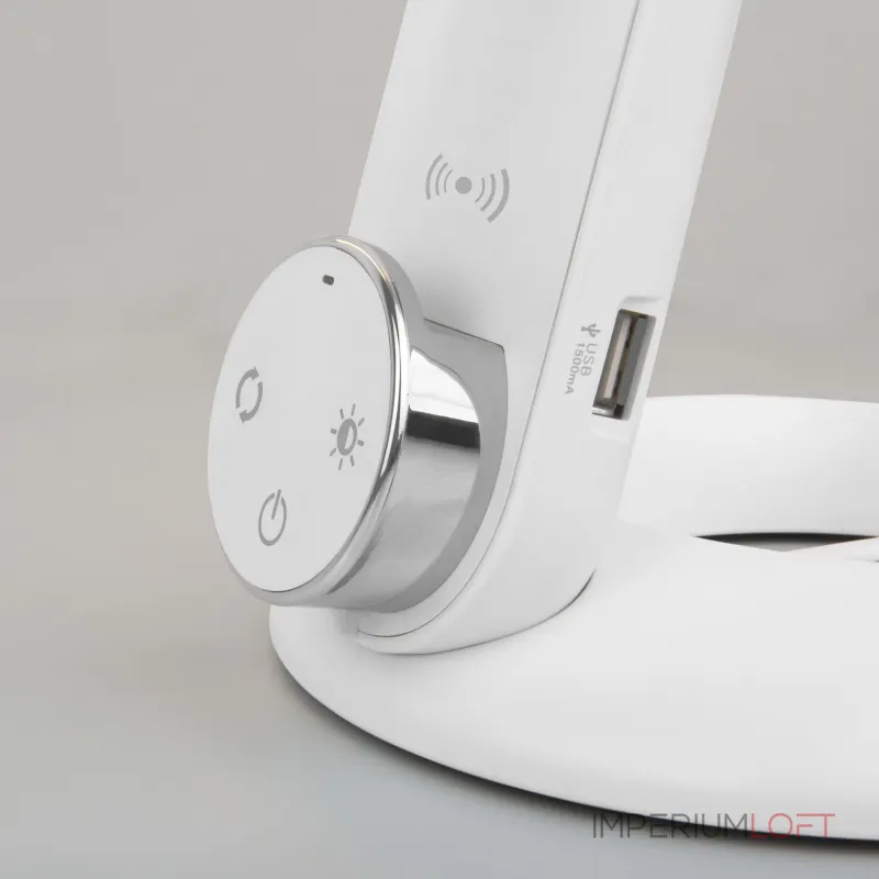 Настольная лампа с беспроводной зарядкой Eurosvet Action 80428/1 Настольная лампа с беспроводной зарядкой Eurosvet Action 80428/1