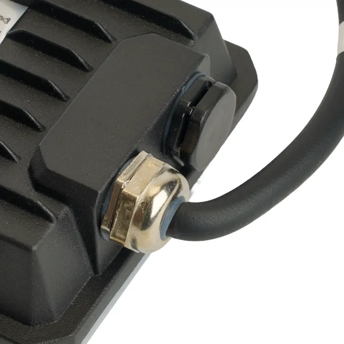 Светодиодный прожектор Feron LL-940 LED IP65 20W 6400К от ImperiumLoft