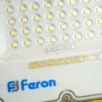 Светодиодный прожектор переносной с зарядным устройством Feron LL-950 LED IP66 30W 6400К