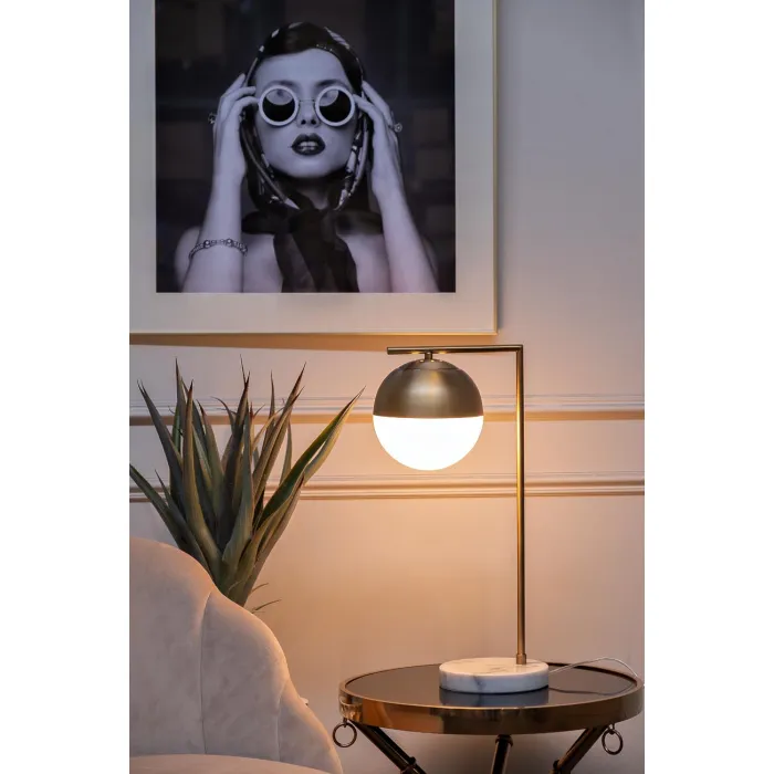 Лампа настольная с матовым плафоном, золото 22-88228 от ImperiumLoft