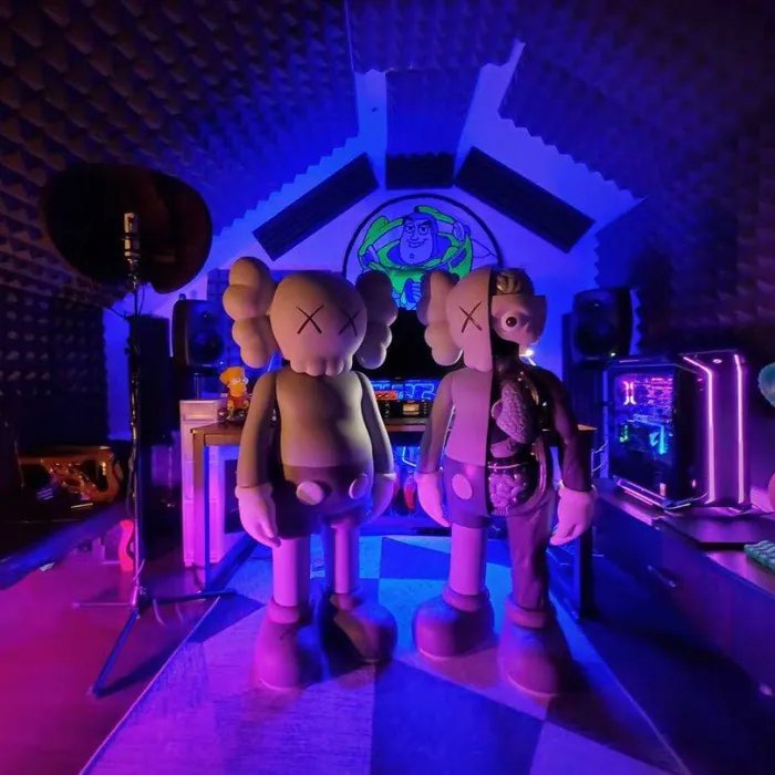 Дизайнерская скульптура кукла Kaws LaLume-SKT00194  от ImperiumLoft