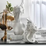Дизайнерская скульптура  девушки LaLume-SKT00105