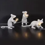 Настольная лампа Mouse Lying White с оригинальным оформлением в виде милой мышки