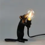Настольная лампа Mouse Sitting Black с оригинальным оформлением в виде милой мышки