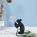 Настольная лампа Mouse Sitting Black с оригинальным оформлением в виде милой мышки