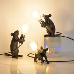 Настольная лампа Mouse Lying Black с оригинальным оформлением в виде милой мышки