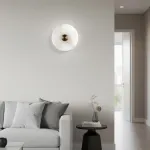 Светодиодный настенный светильник LEIA Marble D28 с плафоном из мрамора