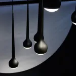 Подвесной светильник Falling Up Pendant Light Black с лаконичным плафоном