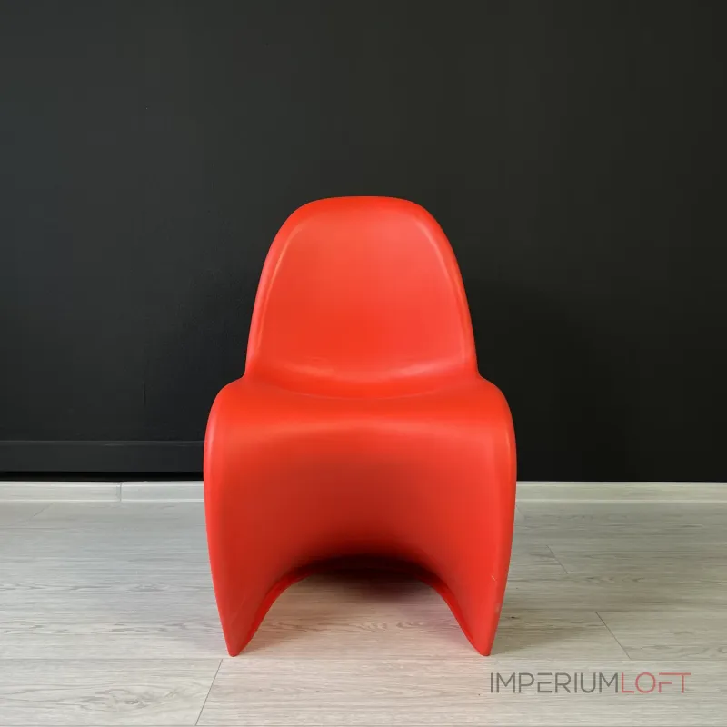 Стул Panton Red изогнутой формы от LaLume
