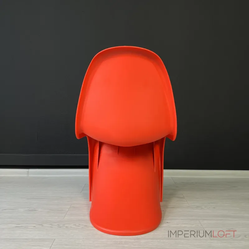 Стул Panton Red изогнутой формы от LaLume