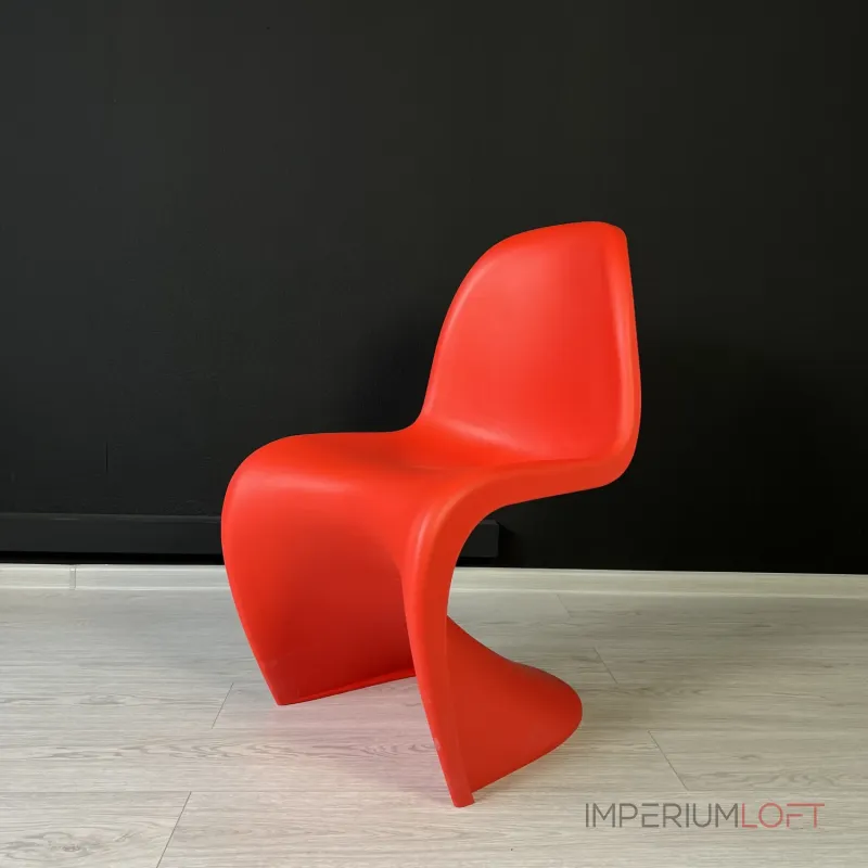 Стул Panton Red изогнутой формы от LaLume