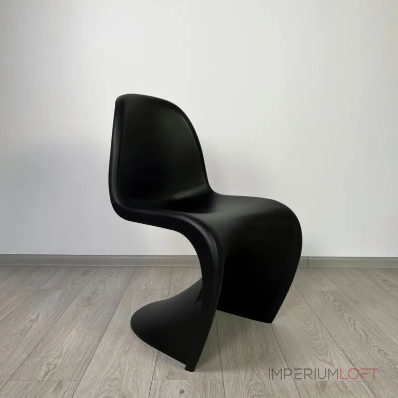 Стул Panton Black изогнутой формы от LaLume 