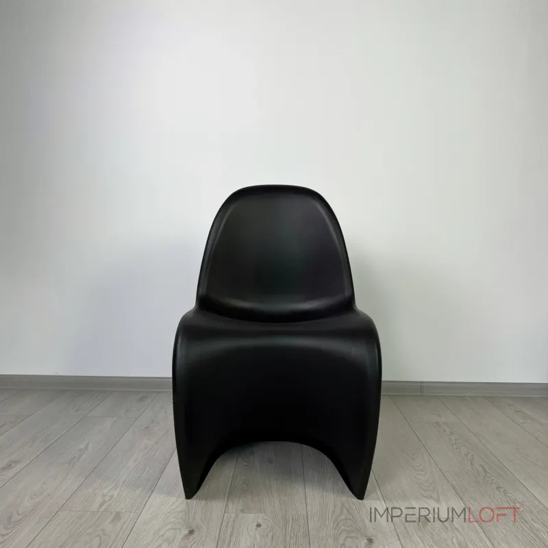 Стул Panton Black изогнутой формы от LaLume 