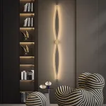 Настенный светильник из двух симметрично изогнутых контурных полос с LED подсветкой Бра JARAND H80 от ImperiumLoft