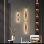 Настенный светильник из двух симметрично изогнутых контурных полос с LED подсветкой Бра JARAND H80 от ImperiumLoft