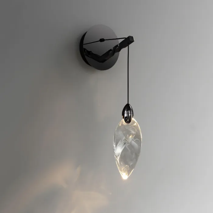 Настенный светильник в виде выгнутого диска с LED подсветкой Бра AQUILA WALL Black от ImperiumLoft