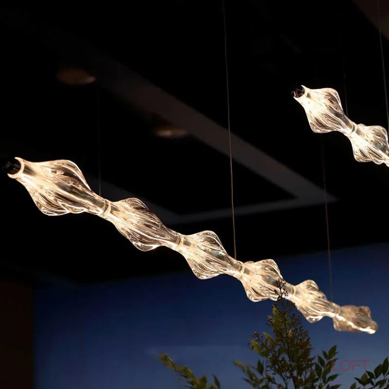 Серия реечных светодиодных светильников волнообразной формы из хрустального стекла ручной работы RAVN LONG L110 от ImperiumLoft
