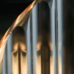 Серия светодиодных люстр с дисковидными рассеивателями из рельефного стекла разного размера на кольцевом каркасе RUTGER R D100 Black от ImperiumLoft