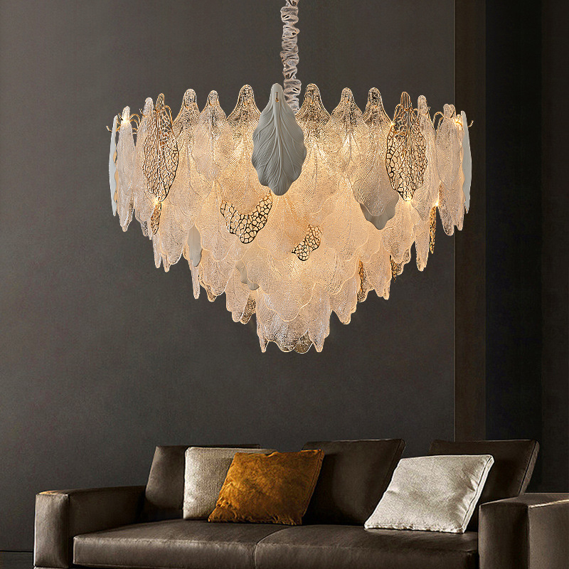 Серия люстр с многоярусным абажуром из подвесок в виде листьев из стекла, металла и керамики OLEANDER от ImperiumLoft Серия люстр с многоярусным абажуром из подвесок в виде листьев из стекла, металла и керамики OLEANDER от ImperiumLoft