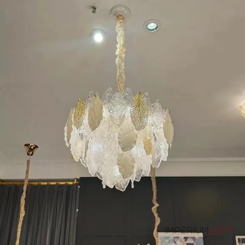 Серия люстр с многоярусным абажуром из подвесок в виде листьев из стекла, металла и керамики OLEANDER от ImperiumLoft Серия люстр с многоярусным абажуром из подвесок в виде листьев из стекла, металла и керамики OLEANDER от ImperiumLoft