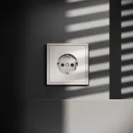 Розетка с заземлением и со шторкой без рамки Voltum S70 VLS040203 от ImperiumLoft