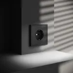 Розетка встраиваемая S70 с заземлением 16А (черный матовый) Voltum VLS040108