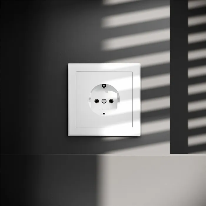Розетка с заземлением без рамки Voltum S70 VLS040102 от ImperiumLoft