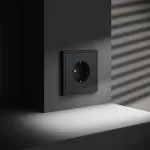 Розетка с заземлением и со шторкой без рамки Voltum S70 VLS040207 от ImperiumLoft