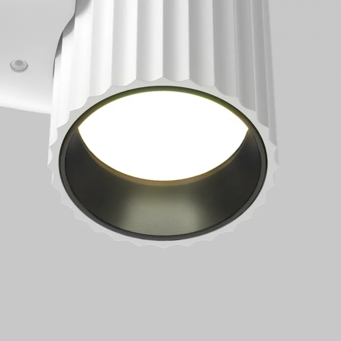 Настенный светильник (бра) Maytoni Wall C106WL-01-GU10-W от ImperiumLoft