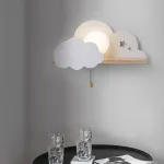 Настенный светильник с белым шарообразным плафоном на деревянной полочке с декоративными облаками Бра CUTE PINK от ImperiumLoft
