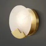 Настенный светильник с дисковидным рассеивателем из мрамора HOLMFAST BRASS