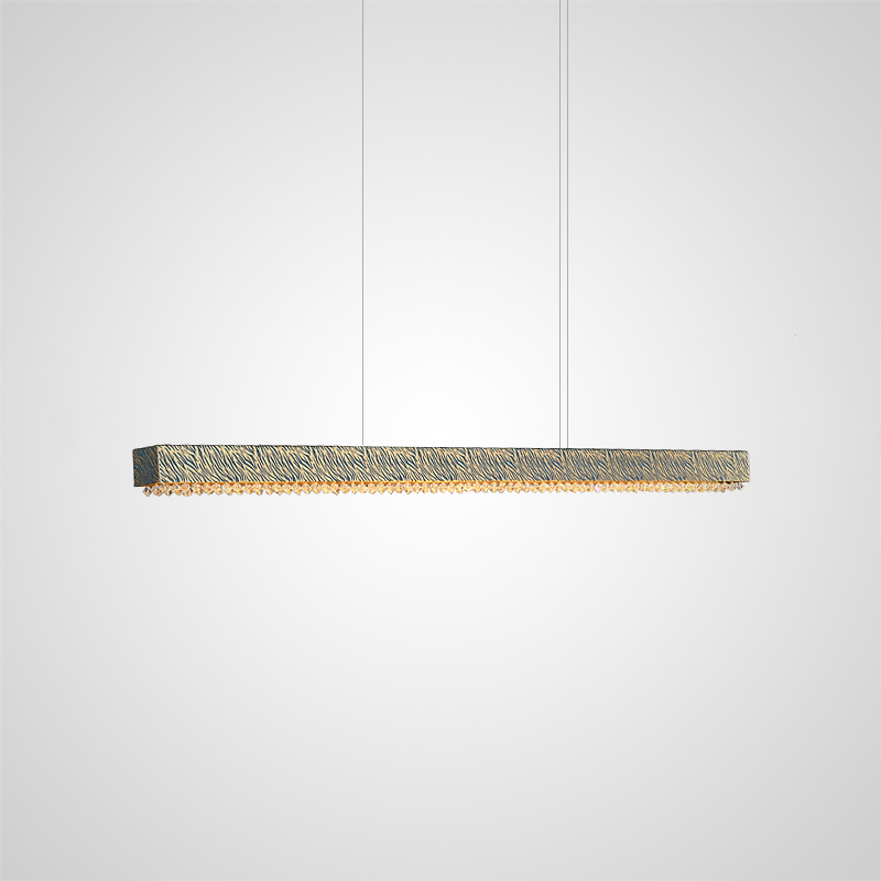 Реечный светодиодный рядный светильник с декором из хрустальных ограненных подвесок на латунном корпусе с рельефным «хищным» узором TIGER LONG L120 от ImperiumLoft Реечный светодиодный рядный светильник с декором из хрустальных ограненных подвесок на латунном корпусе с рельефным «хищным» узором TIGER LONG L120 от ImperiumLoft