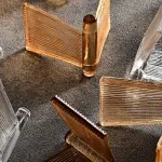 Реечный светильник с оригинальными рассеивателями в виде стилизованных бабочек из фигурного цветного стекла  DEXTER LONG L125 AMBER от ImperiumLoft