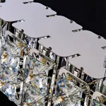 Кольцевая светодиодная люстра с прямоугольным корпусом из хрустальных элементов с кристаллом в оправе по центру TAKI R Gold от ImperiumLoft