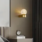 Настенный светильник с шарообразным плафоном с кристаллическим рельефом BRUX LUX Brass