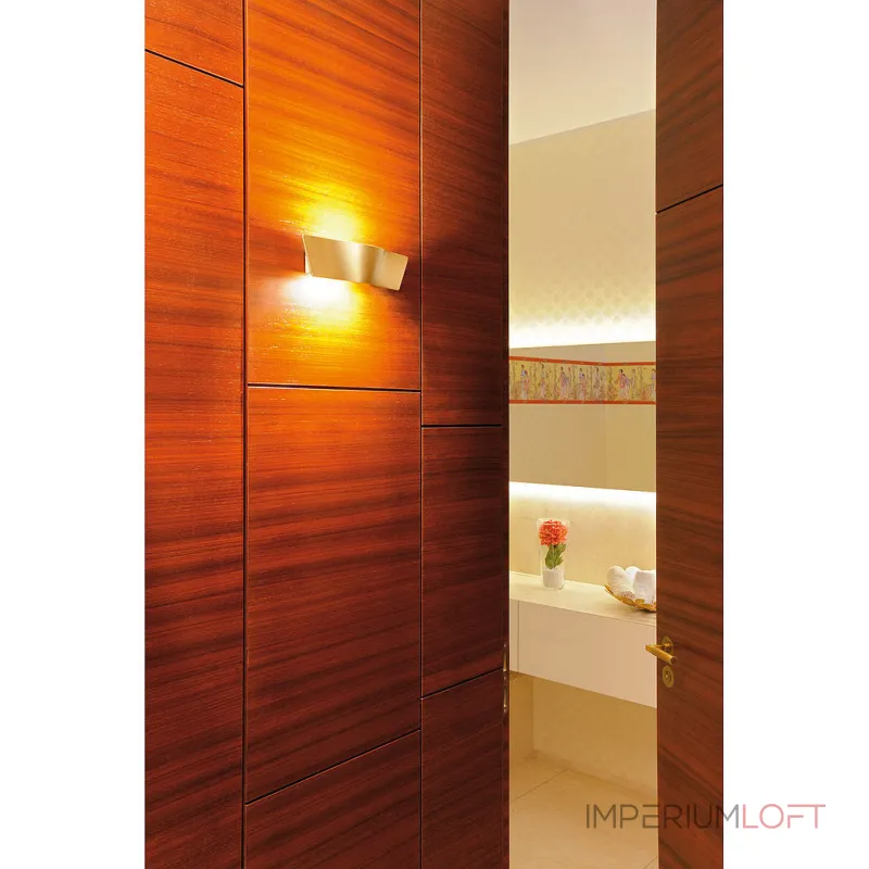 WAVE WALL 25 светильник настенный димм. с 2 LED по 4.55Вт (11.44Вт), 3000K, 670lm, латунь WAVE WALL 25 светильник настенный димм. с 2 LED по 4.55Вт (11.44Вт), 3000K, 670lm, латунь