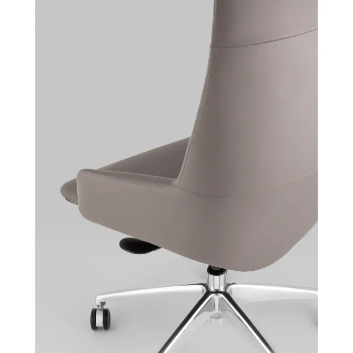 Кресло руководителя Bow серый Stool Group УТ000038540 от ImperiumLoft