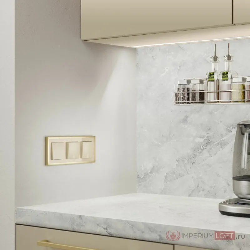 Рамка на 3 поста Werkel Baguette айвори/латунь W0032851 от ImperiumLoft