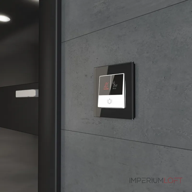 Розетка с заземлением и шторками Werkel Gallant W5073106 Цвет арматуры серебро