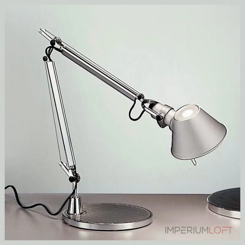 Настольная лампа офисная Artemide A011800